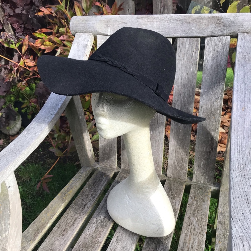 Women’s Black Wool Wide Brim Fedora
